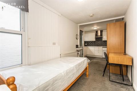 1 bedroom in a house share to rent, Bedford Square, Brighton