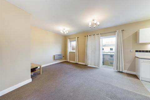 2 bedroom apartment to rent, Trafalgar Gardens, Crawley, West Sussex. RH10 7SW
