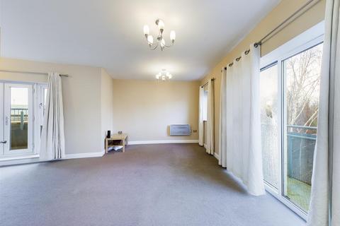 2 bedroom apartment to rent, Trafalgar Gardens, Crawley, West Sussex. RH10 7SW