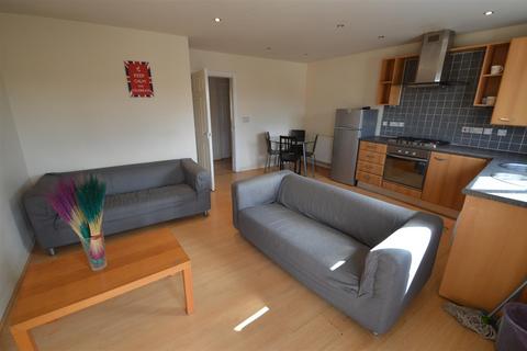 2 bedroom flat to rent, Newcastle Street, Manchester M15