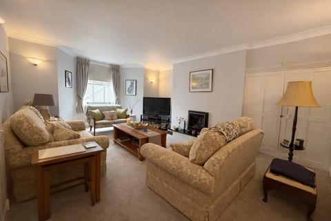 6 bedroom semi-detached house for sale, Ashburton Road, Gosport