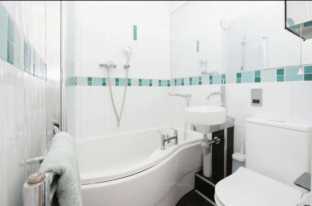 En Suite 1