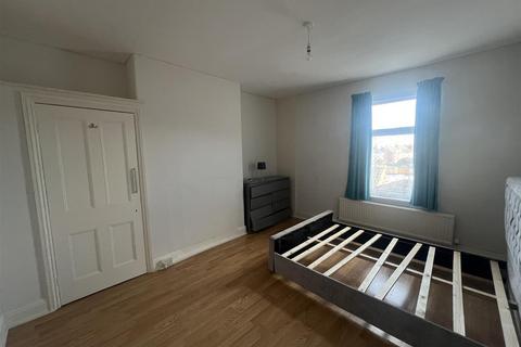 3 bedroom terraced house for sale, North Road, Darlington