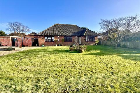 4 bedroom detached bungalow for sale, Blackfield Road, Fawley, SO45