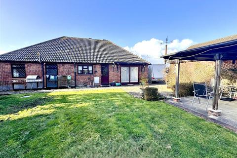 4 bedroom detached bungalow for sale, Blackfield Road, Fawley, SO45