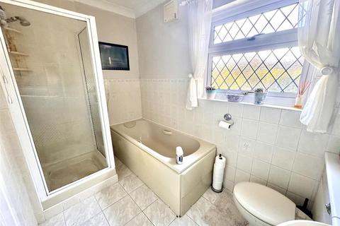 4 bedroom detached bungalow for sale, Blackfield Road, Fawley, SO45