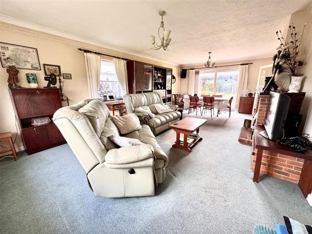 Living/Dining Room