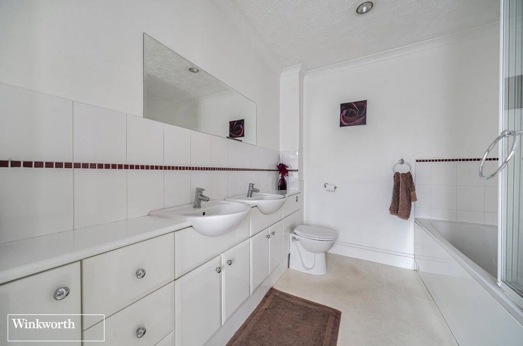 En-Suite Bathroom