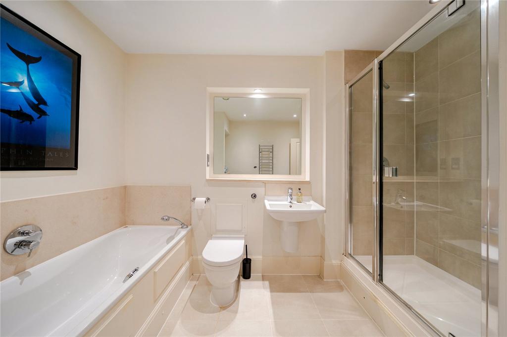 En-Suite Bathroom