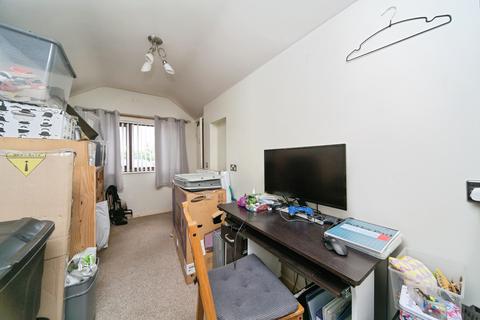 3 bedroom end of terrace house for sale, Pen Y Ffridd Road, Bangor, LL57