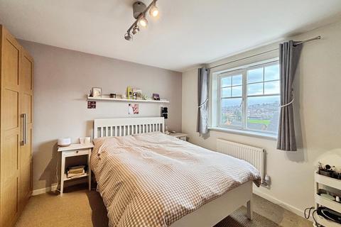 2 bedroom flat for sale, Ovett Gardens, Gateshead, NE8