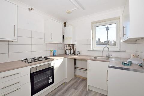 3 bedroom flat to rent, Gordon Avenue, Bognor Regis, PO22