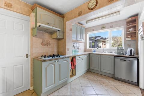 4 bedroom detached bungalow for sale, Hog Green, Elham, CT4