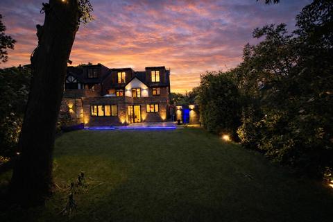 undefined, Hollies Close, London, SW16