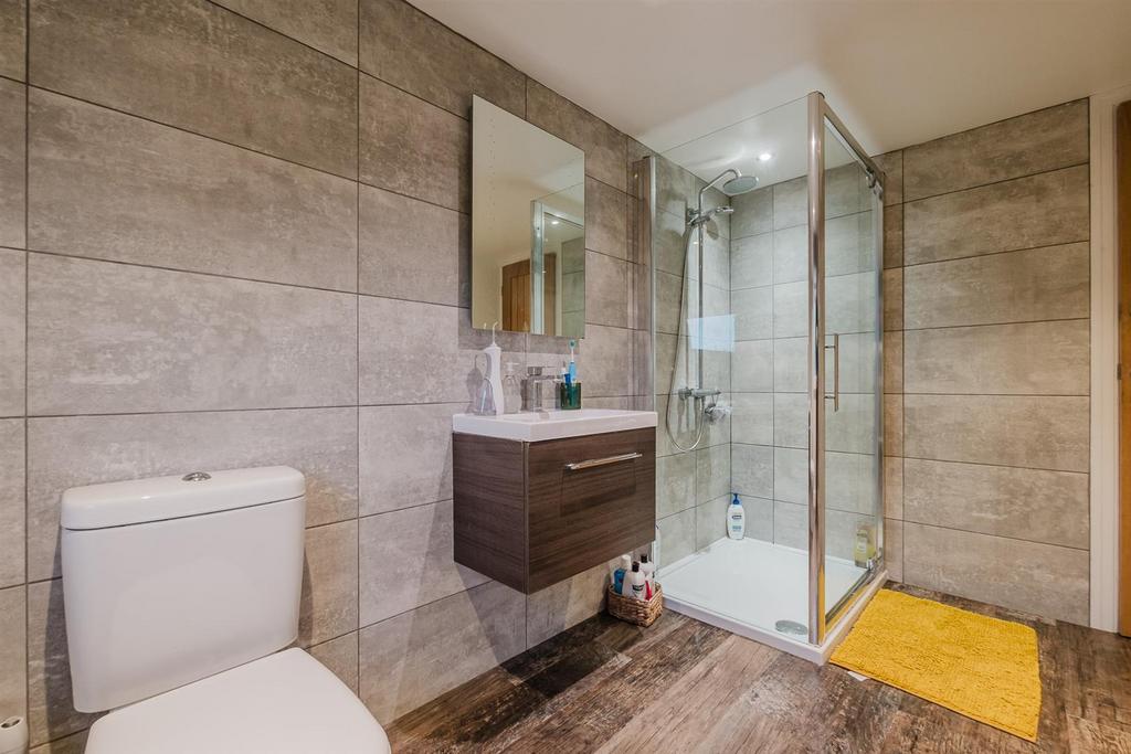 Top Floor En Suite