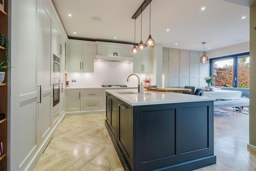 Live In Dining Kitchen
