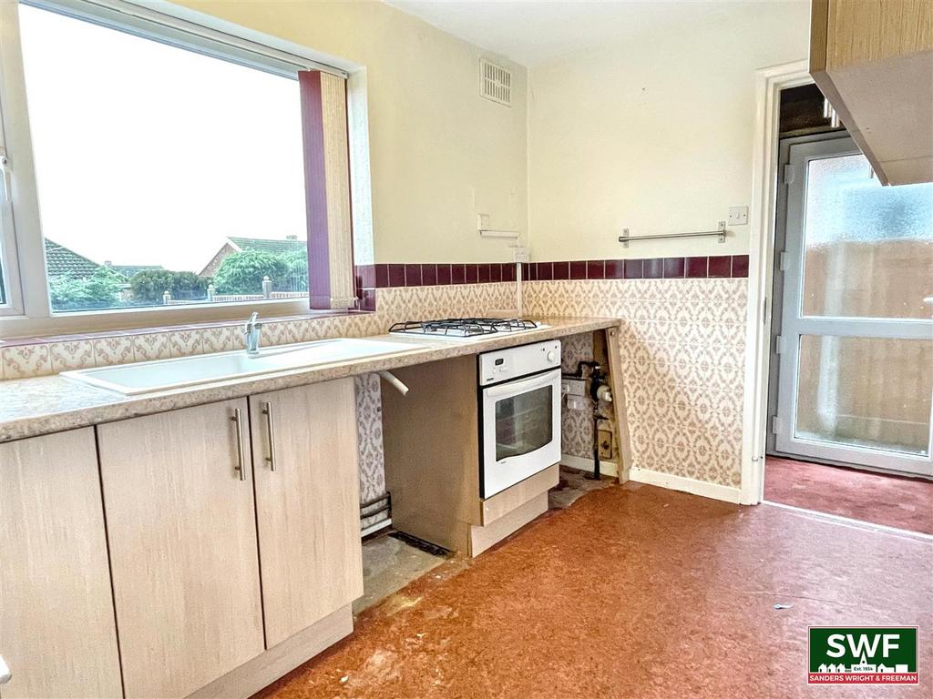 Kitchen2.jpg