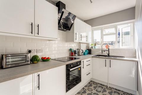 2 bedroom apartment to rent, Medina Villas, Hove