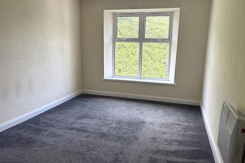 2 bedroom flat to rent, 5 Cemetery Road CF39