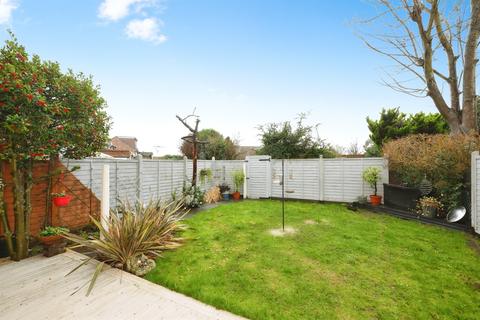 1 bedroom ground floor flat for sale, Tudor Way, Hertford