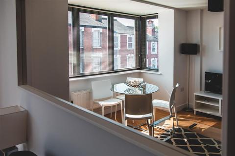 2 bedroom flat to rent, Jubilee Terrace, Dorking