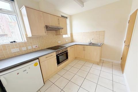 2 bedroom flat to rent, Bournemouth