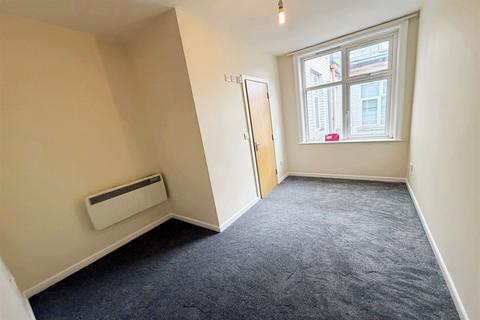 2 bedroom flat to rent, Bournemouth