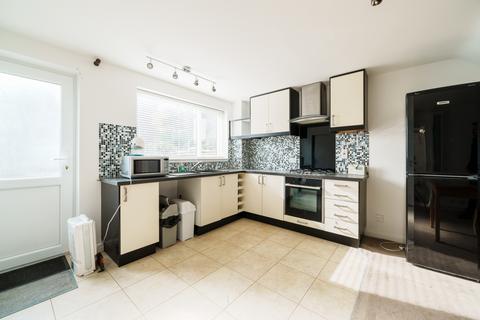 2 bedroom ground floor maisonette for sale, Woburn Court, Lee-on-the-Solent, PO13 9BL