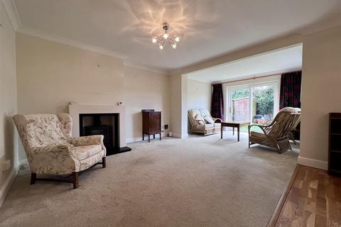 3 bedroom end of terrace house for sale, Charlecote Close, Tiddington CV37