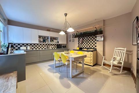6 bedroom semi-detached house for sale, Princess Street, Scarborough, YO11