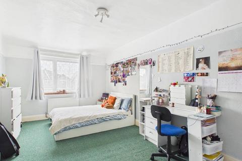 undefined, Kingston Road, Staines-upon-Thames, Surrey, TW18