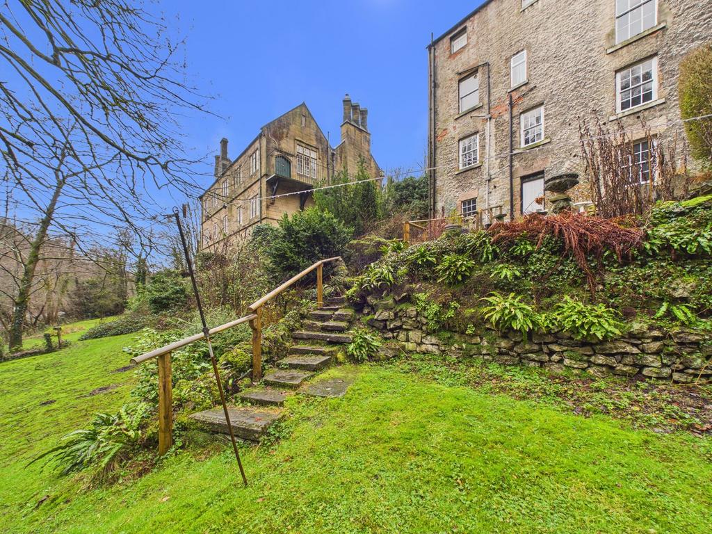 Riverside Lawned Garden