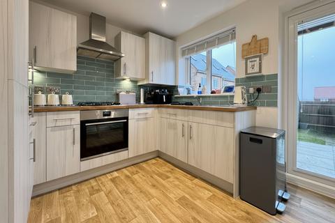 3 bedroom end of terrace house for sale, Hudson Way, Hadleigh, IP7