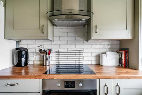 2 bedroom maisonette for sale, Bluehouse Lane, Oxted