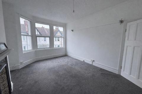 1 bedroom flat to rent, Ramuz Drive, Westcliff-On-Sea