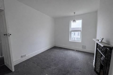 1 bedroom flat to rent, Ramuz Drive, Westcliff-On-Sea