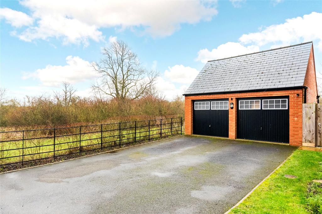 Detached Garage