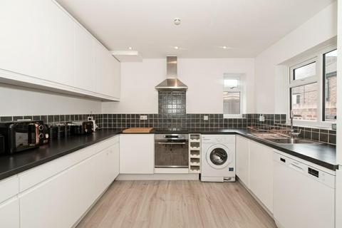 3 bedroom end of terrace house for sale, Stockport Road, Altrincham