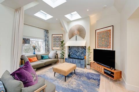 2 bedroom apartment to rent, Belsize Lane, Belsize Park, NW3