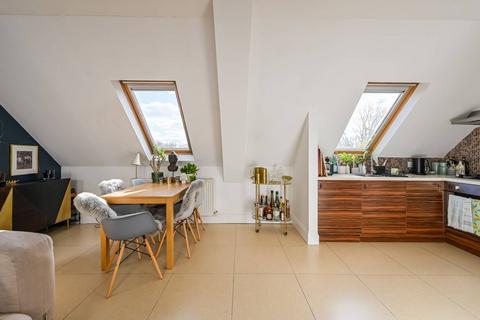 Studio to rent, Highbury, Highbury, London, N5