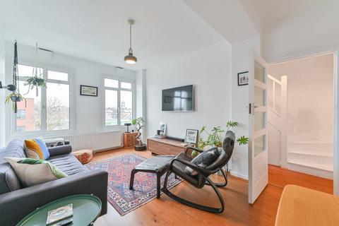 2 bedroom flat for sale, Brixton Hill Court, Brixton Hill, London, SW2