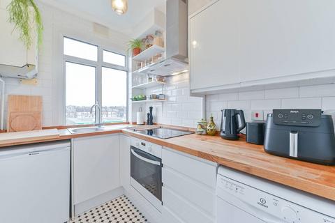 2 bedroom flat for sale, Brixton Hill Court, Brixton Hill, London, SW2