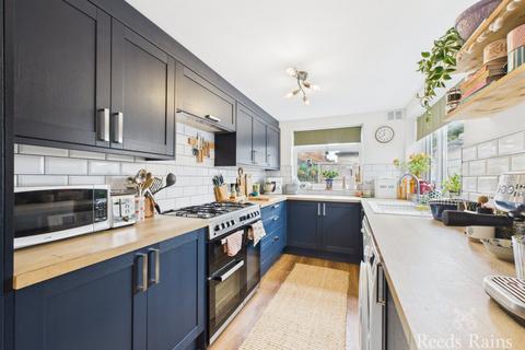 3 bedroom semi-detached house for sale, Watsons Avenue, East Yorkshire YO16