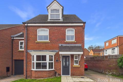 4 bedroom link detached house for sale, Waterdale Close, East Riding of Yorkshire YO16