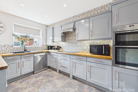 4 bedroom link detached house for sale, Waterdale Close, East Riding of Yorkshire YO16
