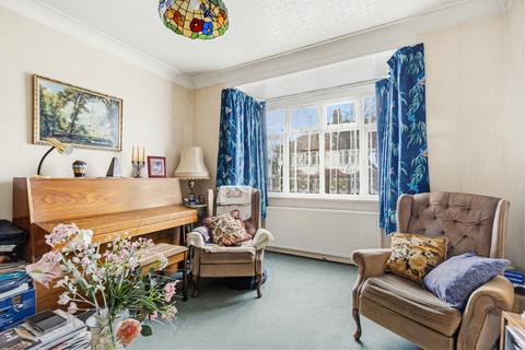 undefined, Johns Lane, Morden SM4