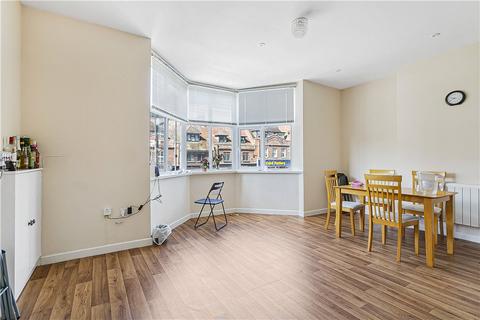 3 bedroom apartment to rent, Bridge Street, Pinner, HA5