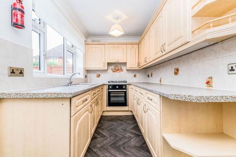 2 bedroom terraced house to rent, Skelwith Walk, West Yorkshire LS14
