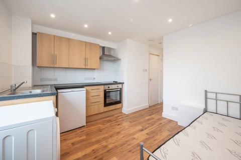 Studio to rent, Melyn Close, Tufnell Park, London, N7