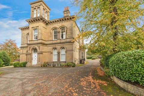2 bedroom flat for sale, Edgerton Road, HUDDERSFIELD